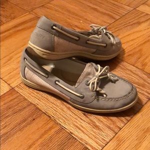 Sperry boat shoes in grey/cream